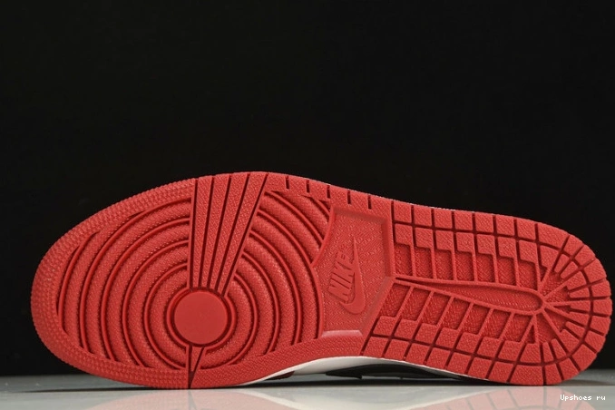    Low (2016) Jordan Chicago  705329-600 Retro 1 0501